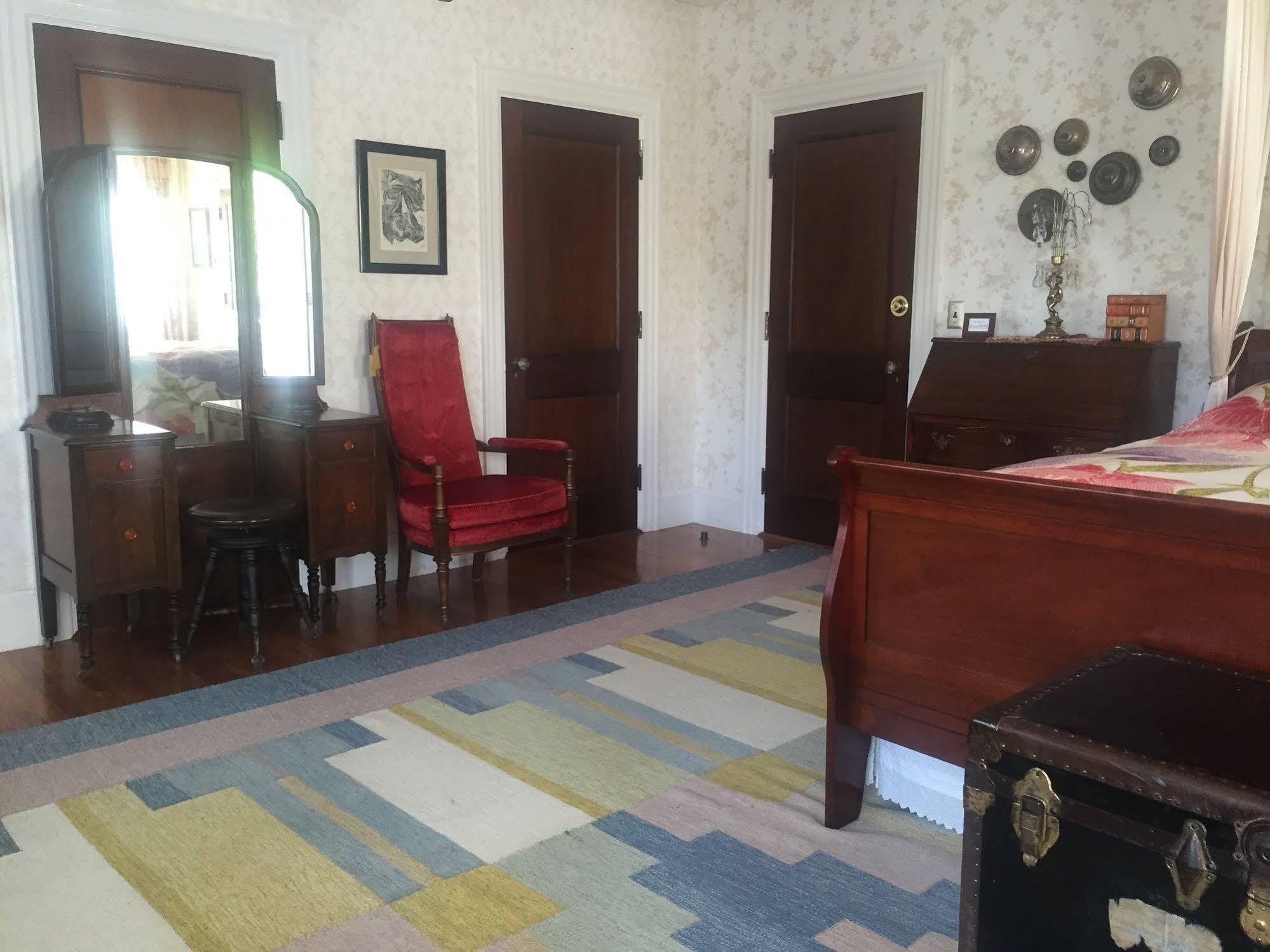 Munroe Inn Boutique Hotel Оберн Экстерьер фото