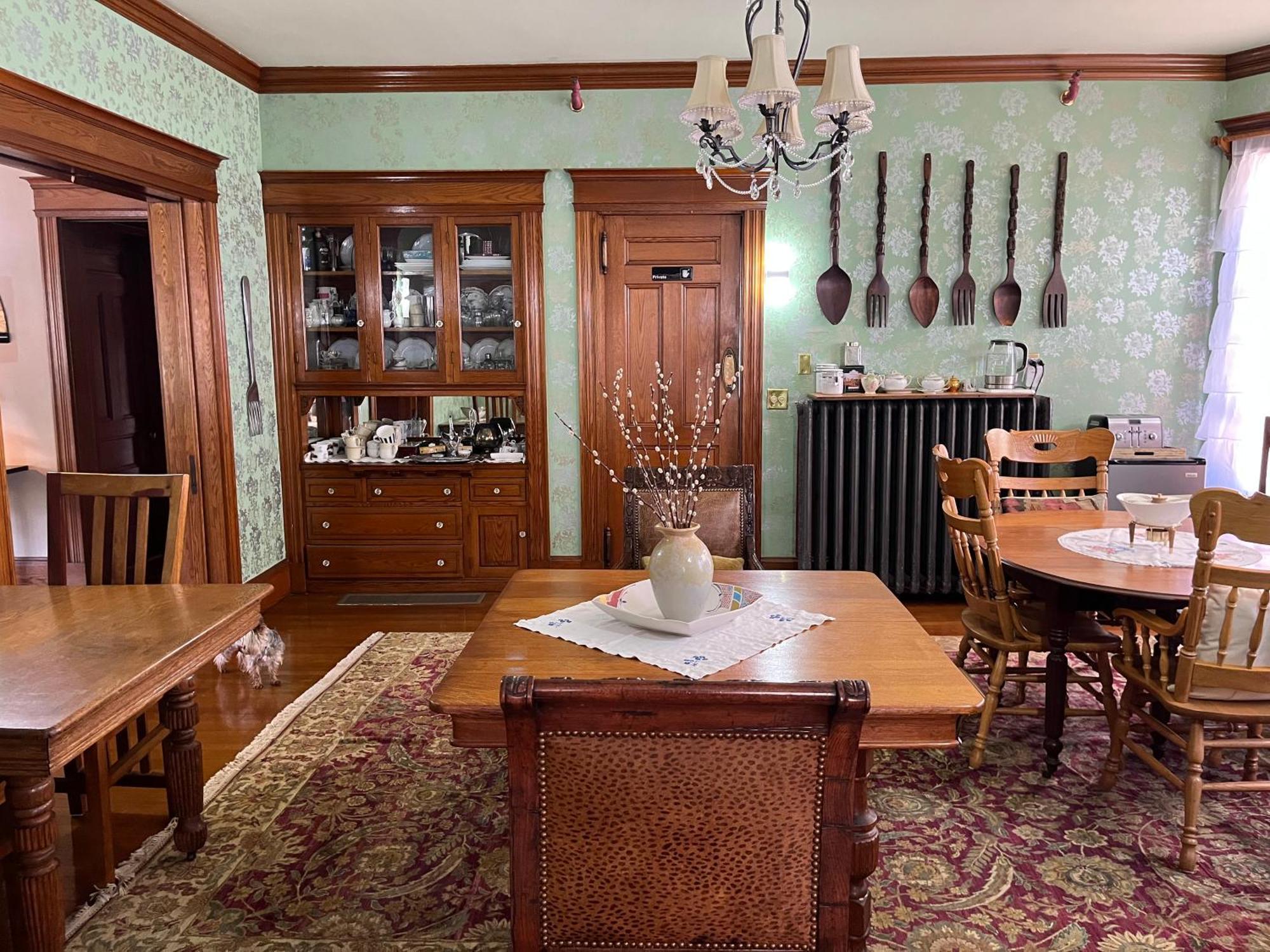 Munroe Inn Boutique Hotel Оберн Экстерьер фото